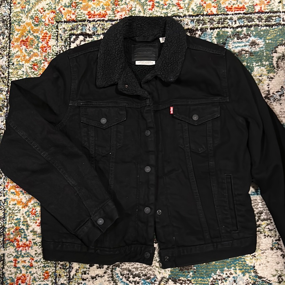 Levi’s Original Sherpa Trucker jacket in Forever Black. Women’s XL